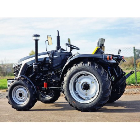 Трактор TERRA FORCE 3254HX на двигуні КМ385, якісна збірка та прекрасна комплектація Трактор TERRA FORCE 3254HX на двигуні КМ385, якісна збірка та прекрасна комплектація